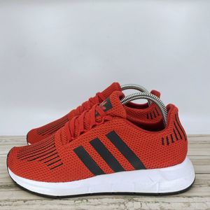 ADIDAS SWIFT RUN (MENS 6.5)